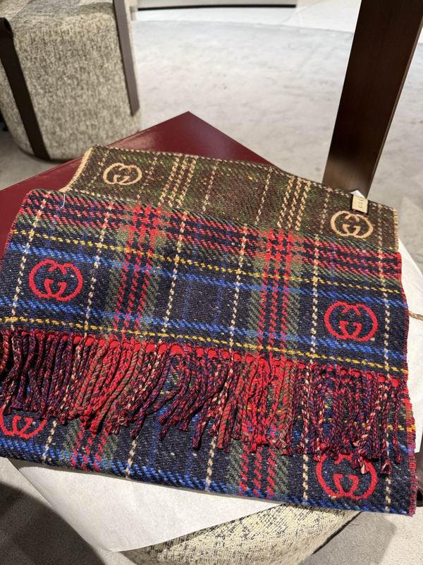 Gucci scarf 35X195cm E121205